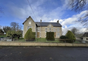 Detached Country House with Outbuilding