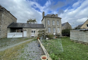 Detached House with Garden