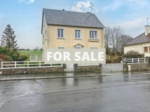 Detached House with Garden and Open View