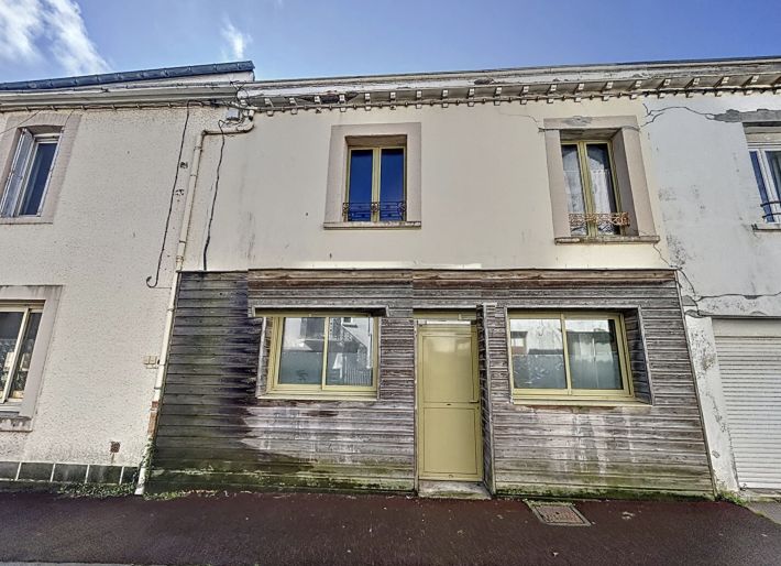 Main Photo of a 2 bedroom  Town House for sale