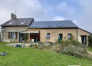 Detached Country House with Outbuilding