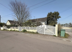 Detached House with Garden by the Coast