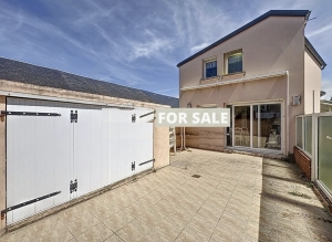 Detached House 50m from the Beech
