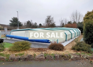 Detached Country House with Covered Swimming Pool