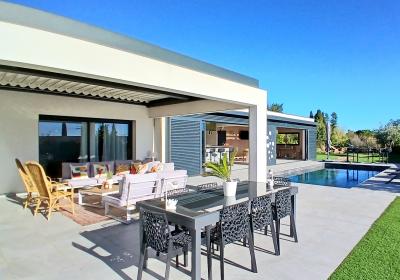 Magnificent Contemporary Villa With Pool