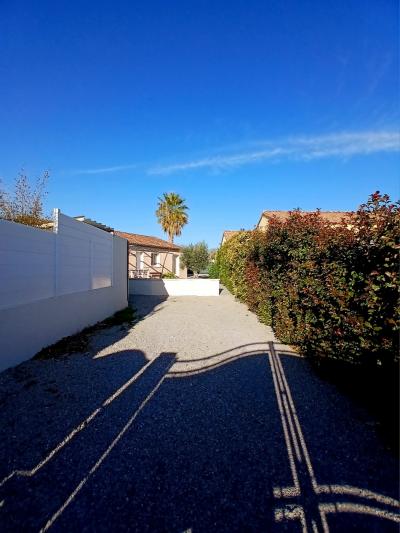 Single Storey Villa with Swimming Pool