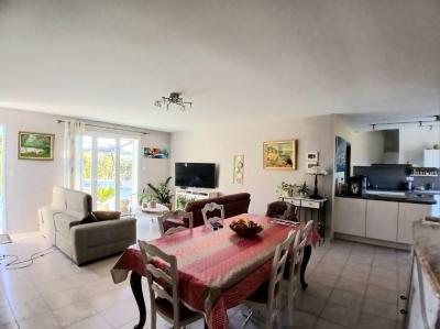 Single Storey Villa with Swimming Pool