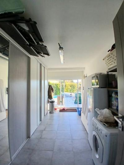 Single Storey Villa with Swimming Pool