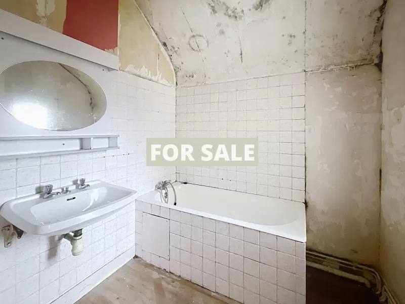 Detached Country House to Renovate