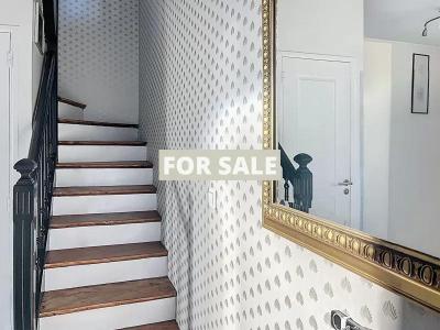 Detached House with Garden in Heart of Town