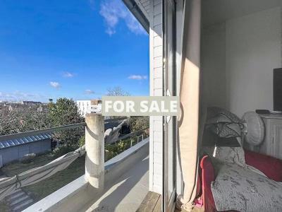 Detached House with Garden in Heart of Town