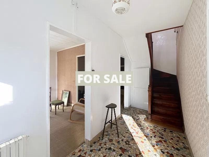 Detached House with Garden by the Coast