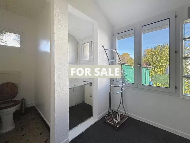 Detached House with Garden by the Coast