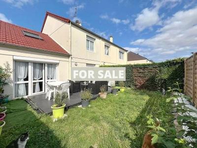Traditional House with Garden