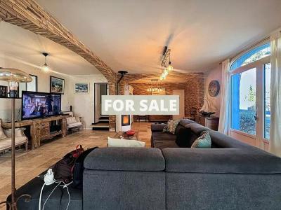 Coastal House in Great Location
