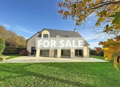 Contemporary Detached House by the Coast