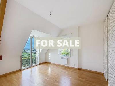 Contemporary Detached House by the Coast