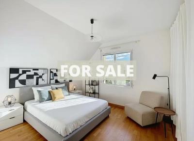 Contemporary Detached House by the Coast