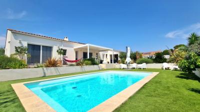 Contemporary Single Storey Villa With Pool