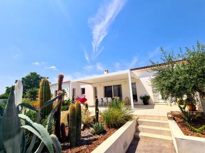 Contemporary Single Storey Villa With Pool