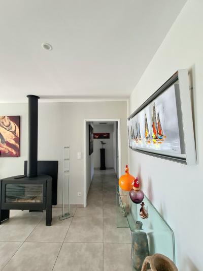 Contemporary Single Storey Villa With Pool
