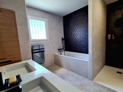 Contemporary Single Storey Villa With Pool