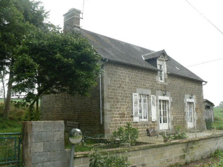 Main Photo of a 2 bedroom  Country House for sale