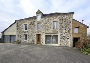 Detached House with Guest Gite Accommodation