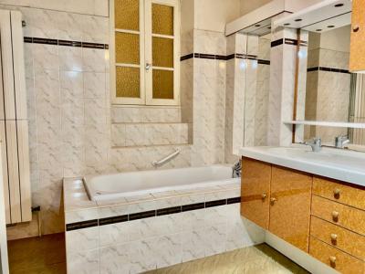 Beautiful Bourgeoise House with Roof Terrace