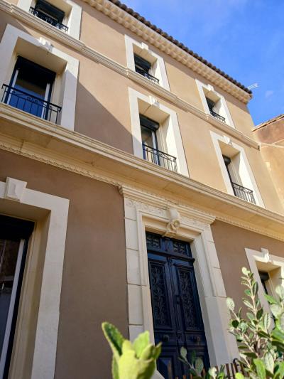 Splendid 18th Century Maison-de-Maitre with Courtyard And Terrace
