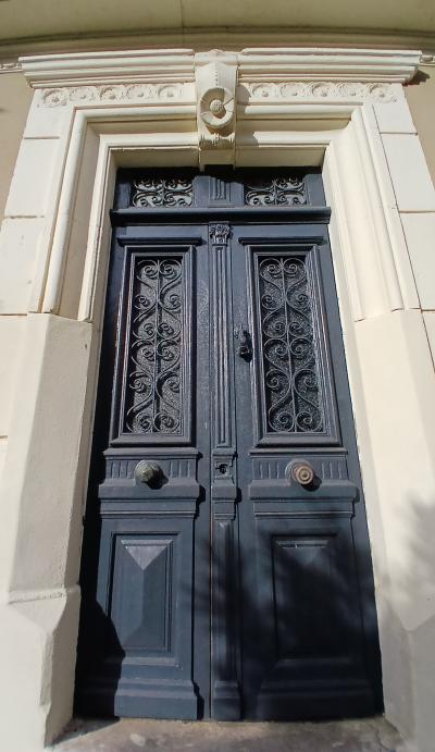 Splendid 18th Century Maison-de-Maitre with Courtyard And Terrace