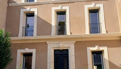 Splendid 18th Century Maison-de-Maitre with Courtyard And Terrace