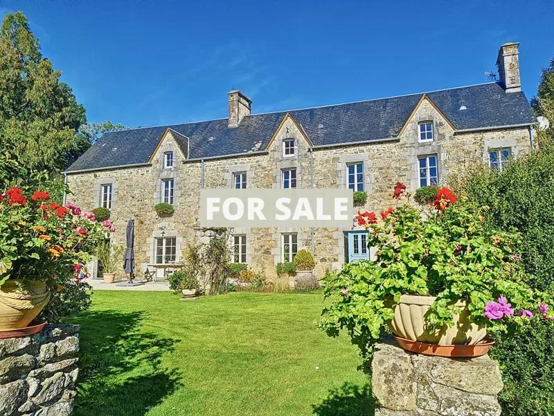 Detached Country House with Outbuilding