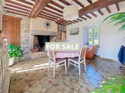 Detached Country House with Outbuilding