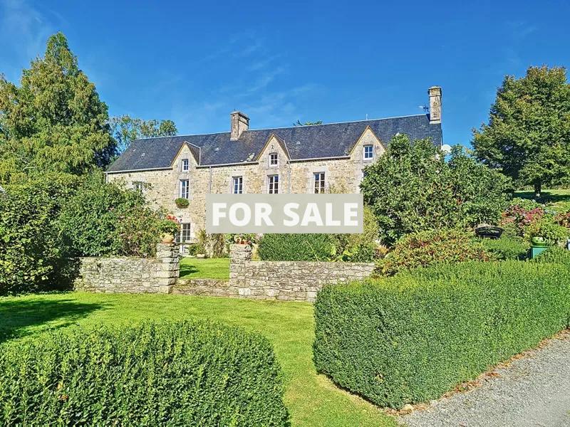 Detached Country House with Outbuilding