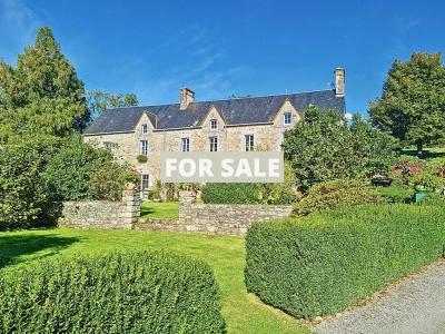 Detached Country House with Outbuilding
