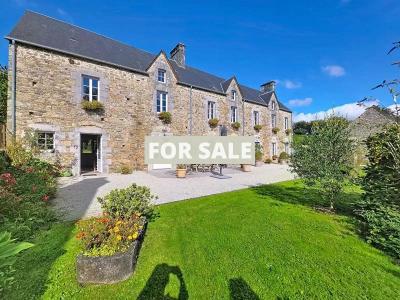 Detached Country House with Outbuilding