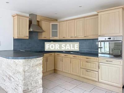 Modern Property in Lovely Coastal Setting