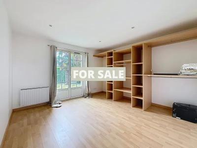 Modern Property in Lovely Coastal Setting