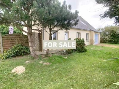 Detached House with Garden by the Coast