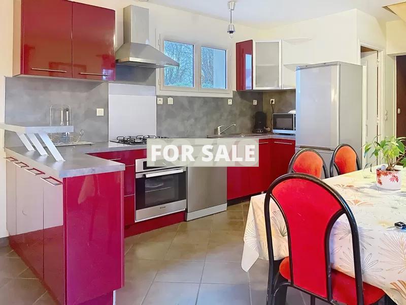 Main House, Guest House and Swimming Pool