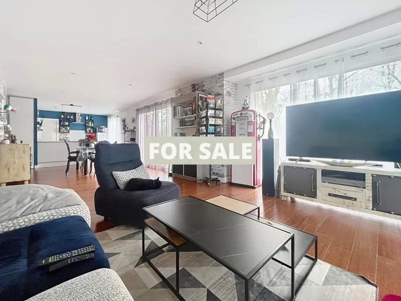 Detached House with Landscaped Garden