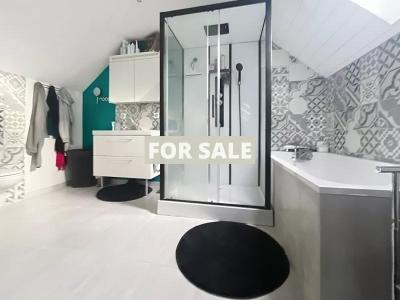 Detached House with Landscaped Garden