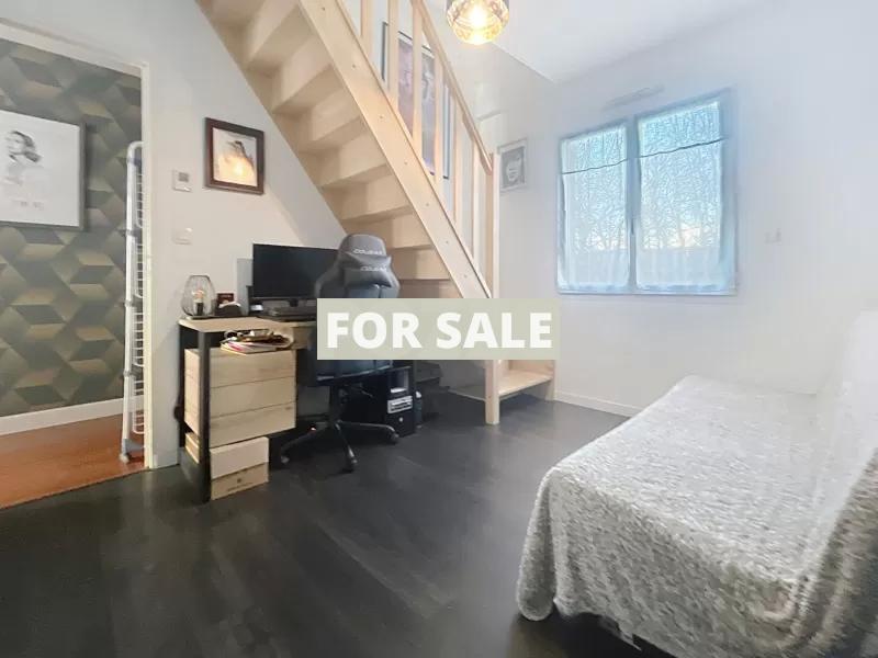 Detached House with Landscaped Garden