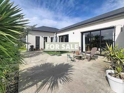 Contemporary House in Coastal Location