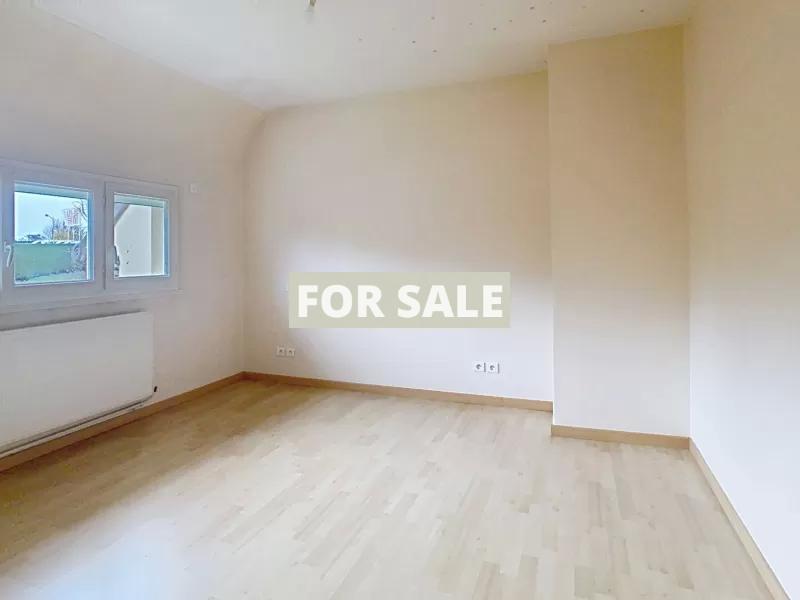 Town House with Neat Garden