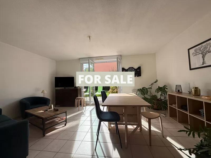 Traditional House with Garden