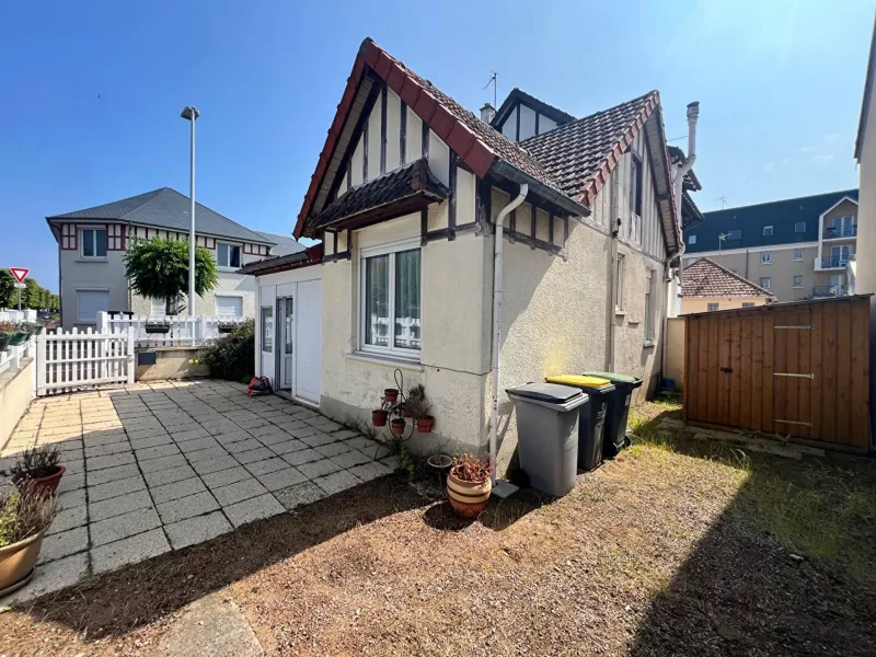 Coastal Cottage with Character