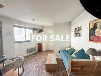 Habitable Town House in Coastal Resort Town