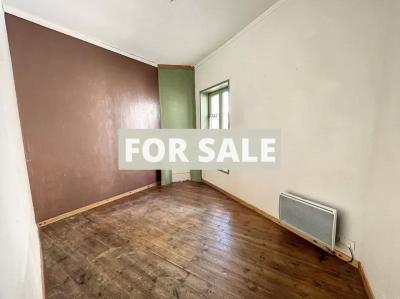 Habitable Town House in Coastal Resort Town